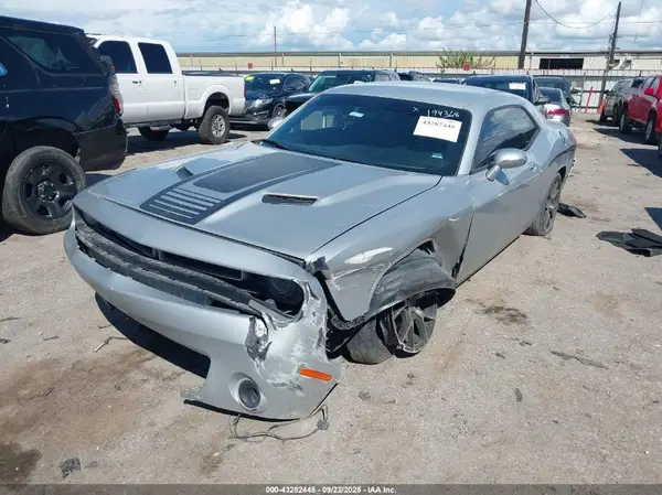 2C3CDZAG4KH744639 2019 DODGE CHALLENGER - Image 2