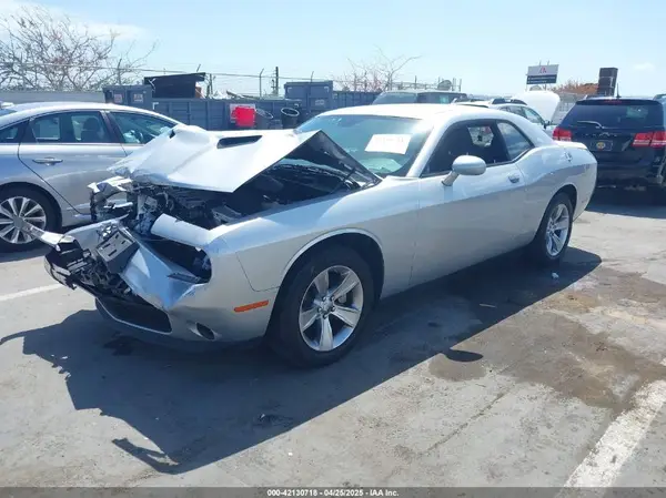 2C3CDZAG4NH105231 2022 DODGE CHALLENGER - Image 2