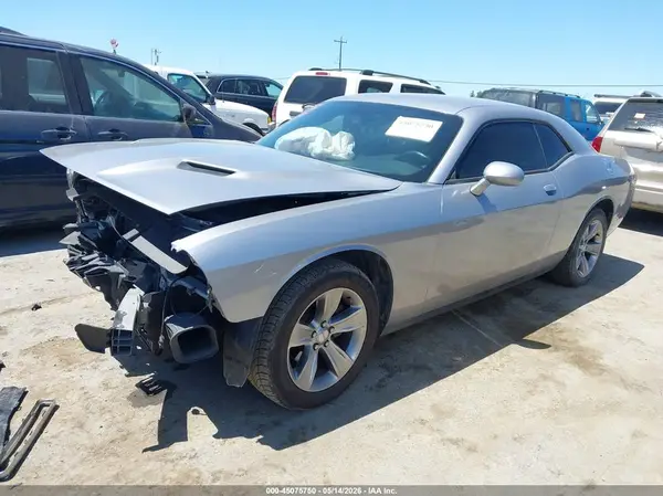 2C3CDZAG5GH107704 2016 DODGE CHALLENGER - Image 2