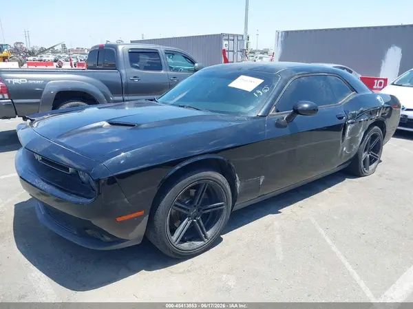 2C3CDZAG5GH131565 2016 DODGE CHALLENGER - Image 2
