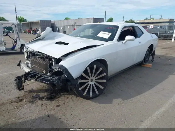2C3CDZAG5GH176764 2016 DODGE CHALLENGER - Image 2