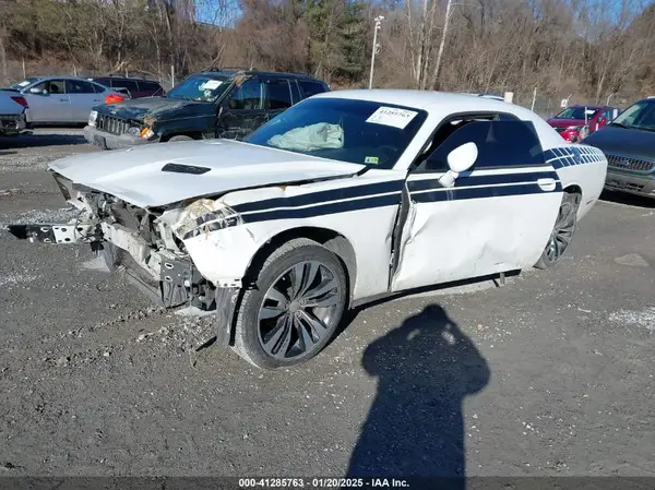 2C3CDZAG5GH193130 2016 DODGE CHALLENGER - Image 2