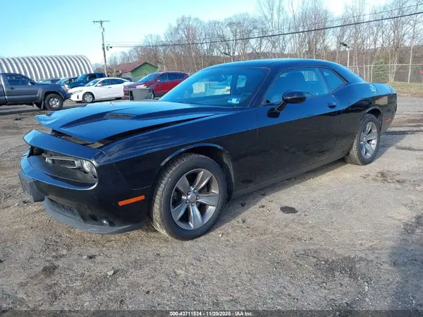 2C3CDZAG5GH231763 2016 DODGE CHALLENGER - Image 2