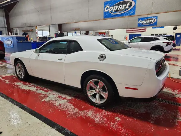 2C3CDZAG5GH288626 2016 DODGE CHALLENGER - Image 2