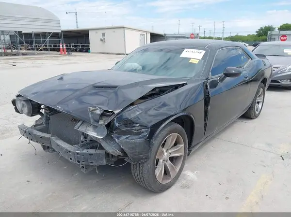 2C3CDZAG5GH296970 2016 DODGE CHALLENGER - Image 2