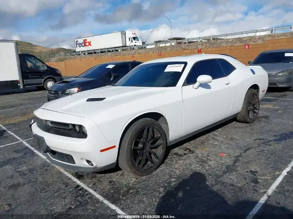 2C3CDZAG5GH332088 2016 DODGE CHALLENGER - Image 2