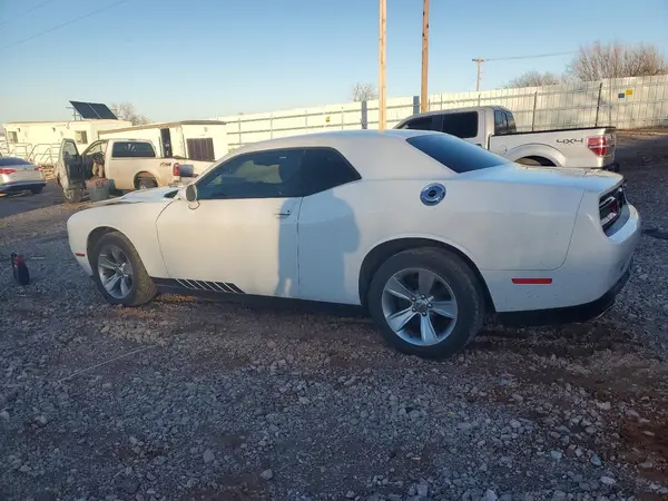 2C3CDZAG5GH332169 2016 DODGE CHALLENGER - Image 2