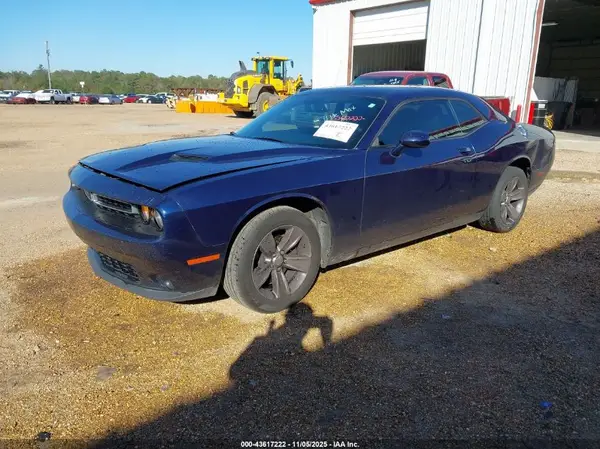 2C3CDZAG5GH352700 2016 DODGE CHALLENGER - Image 2