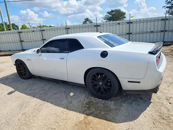 2C3CDZAG5GH352907 2016 DODGE CHALLENGER - Image 2