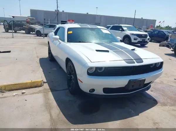 2C3CDZAG5HH558195 2017 DODGE CHALLENGER - Image 1