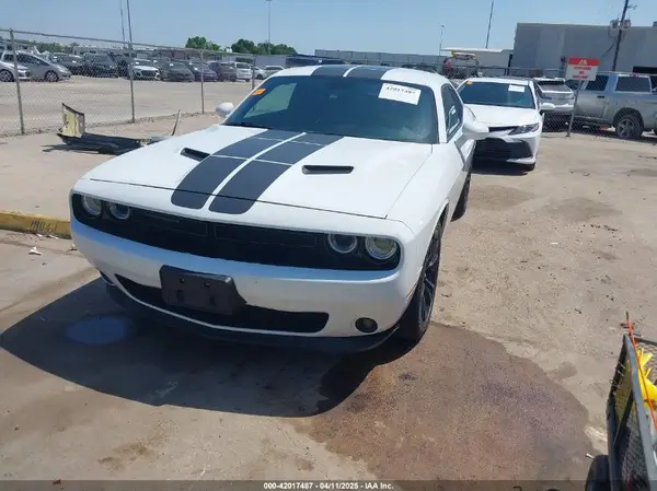 2C3CDZAG5HH558195 2017 DODGE CHALLENGER - Image 2