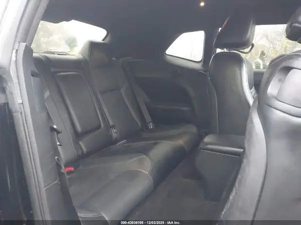 2C3CDZAG5HH566975 2017 DODGE CHALLENGER - Image 8