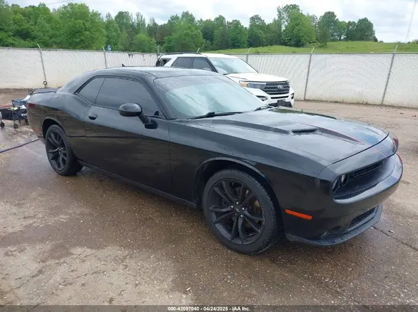 2C3CDZAG5HH601305 2017 DODGE CHALLENGER - Image 1