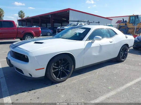 2C3CDZAG5HH640055 2017 DODGE CHALLENGER - Image 2