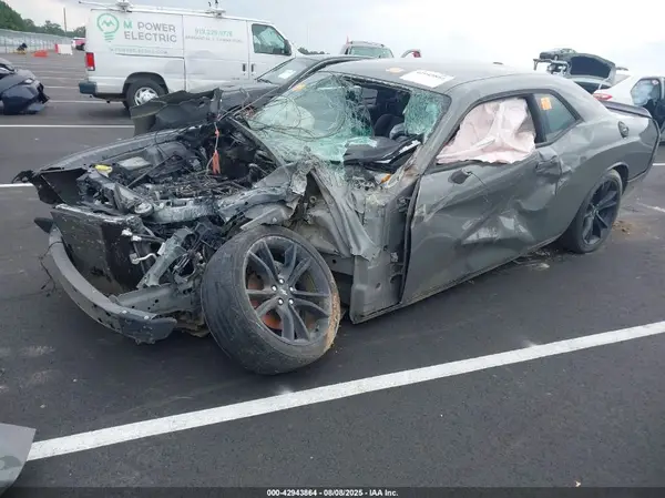 2C3CDZAG5JH138426 2018 DODGE CHALLENGER - Image 2