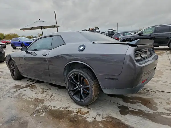 2C3CDZAG5JH153136 2018 DODGE CHALLENGER - Image 2