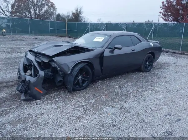 2C3CDZAG5JH219801 2018 DODGE CHALLENGER - Image 2