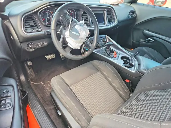 2C3CDZAG5JH246643 2018 DODGE CHALLENGER - Image 8