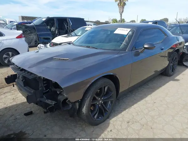 2C3CDZAG5JH262924 2018 DODGE CHALLENGER - Image 2