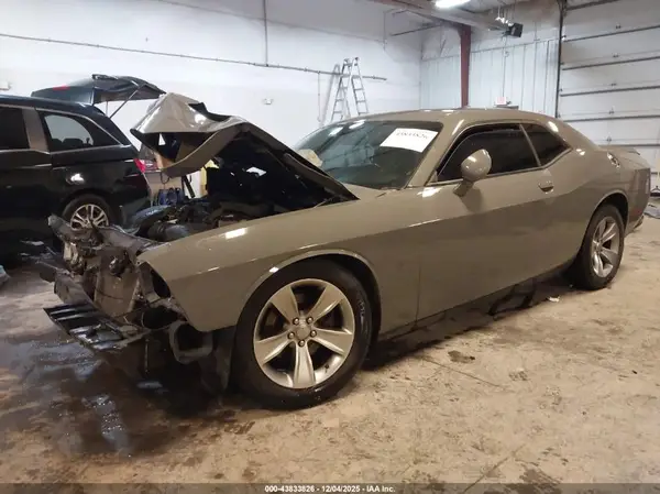 2C3CDZAG5KH560732 2019 DODGE CHALLENGER - Image 2