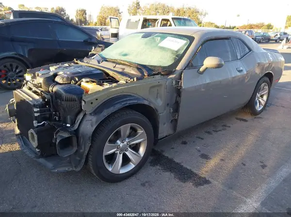 2C3CDZAG5KH666632 2019 DODGE CHALLENGER - Image 2