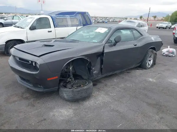 2C3CDZAG5KH733780 2019 DODGE CHALLENGER - Image 2