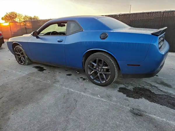 2C3CDZAG5PH586982 2023 DODGE CHALLENGER - Image 2