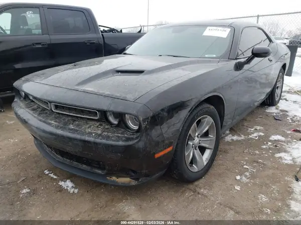 2C3CDZAG6GH102110 2016 DODGE CHALLENGER - Image 2