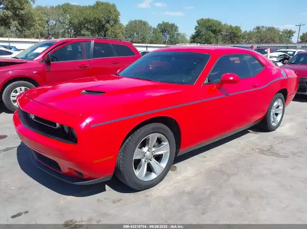 2C3CDZAG6GH137763 2016 DODGE CHALLENGER - Image 2