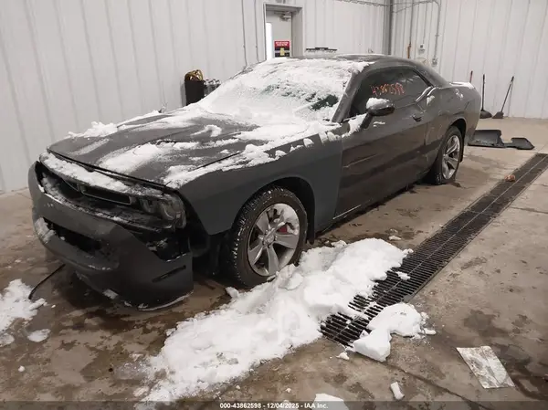 2C3CDZAG6GH183934 2016 DODGE CHALLENGER - Image 2