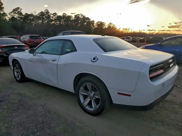 2C3CDZAG6GH213482 2016 DODGE CHALLENGER - Image 2