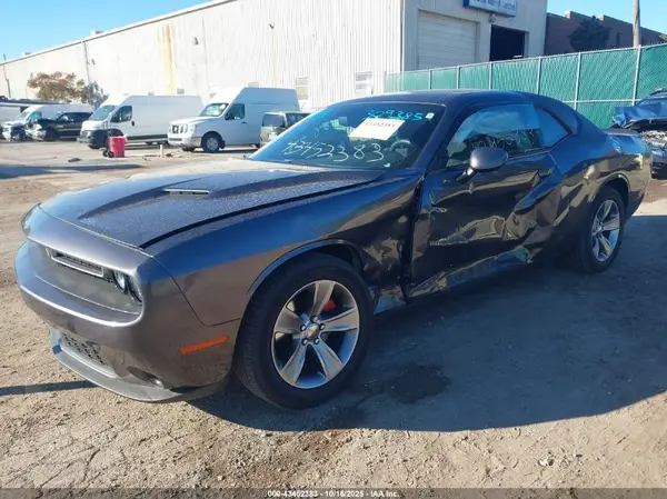 2C3CDZAG6GH309385 2016 DODGE CHALLENGER - Image 2