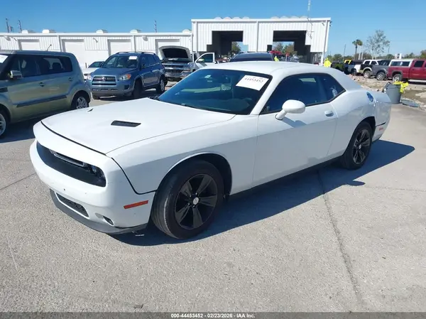 2C3CDZAG6GH336988 2016 DODGE CHALLENGER - Image 2