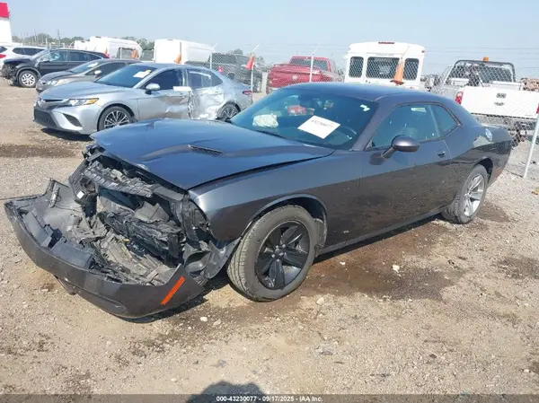 2C3CDZAG6GH352835 2016 DODGE CHALLENGER - Image 2