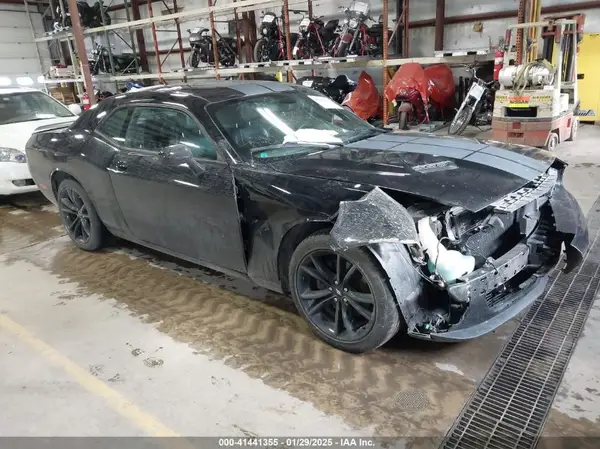 2C3CDZAG6HH501066 2017 DODGE CHALLENGER - Image 1