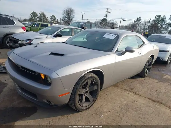 2C3CDZAG6HH550770 2017 DODGE CHALLENGER - Image 2