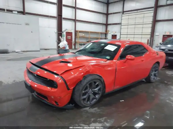 2C3CDZAG6HH573773 2017 DODGE CHALLENGER - Image 2
