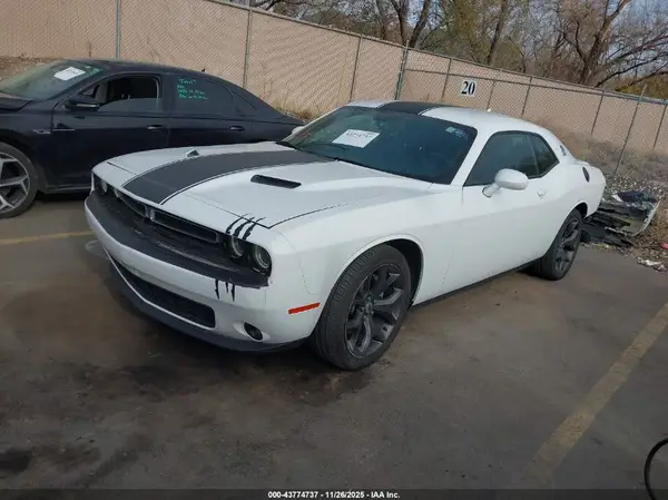 2C3CDZAG6HH574258 2017 DODGE CHALLENGER - Image 2