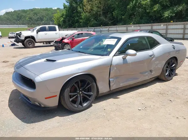 2C3CDZAG6HH601135 2017 DODGE CHALLENGER - Image 2