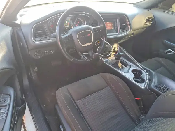 2C3CDZAG6HH651582 2017 DODGE CHALLENGER - Image 8