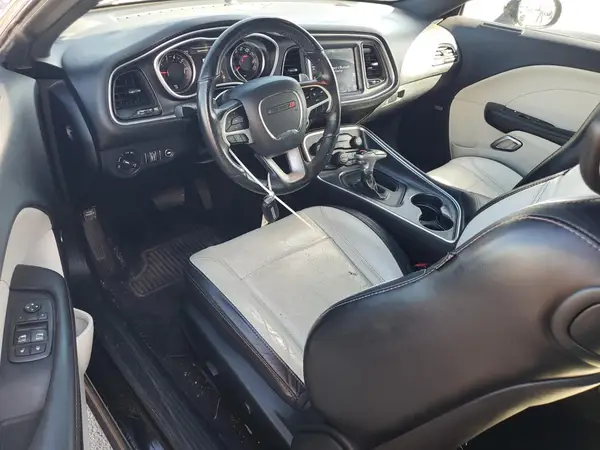 2C3CDZAG6HH665692 2017 DODGE CHALLENGER - Image 8