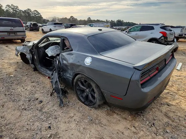 2C3CDZAG6JH232833 2018 DODGE CHALLENGER - Image 2