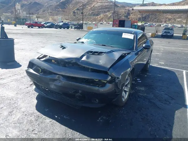 2C3CDZAG6KH723663 2019 DODGE CHALLENGER - Image 2