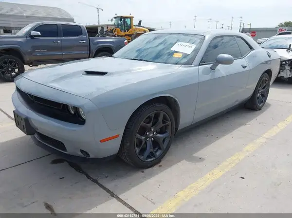 2C3CDZAG6LH240143 2020 DODGE CHALLENGER - Image 2