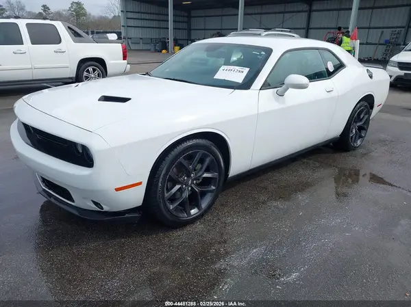 2C3CDZAG6PH563095 2023 DODGE CHALLENGER - Image 2