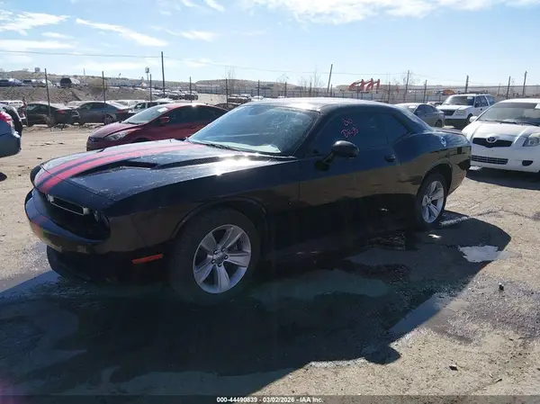 2C3CDZAG6PH586439 2023 DODGE CHALLENGER - Image 2