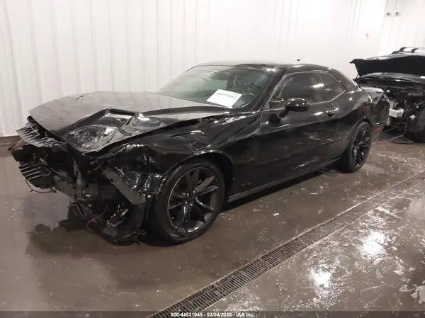 2C3CDZAG7GH301361 2016 DODGE CHALLENGER - Image 2