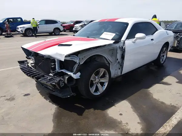 2C3CDZAG7GH344632 2016 DODGE CHALLENGER - Image 2