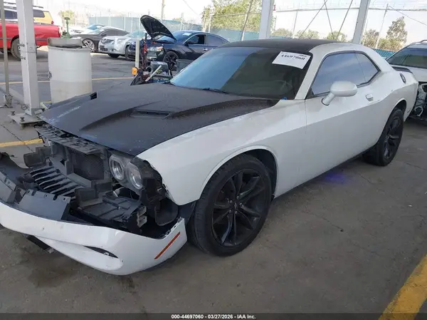 2C3CDZAG7HH584782 2017 DODGE CHALLENGER - Image 2