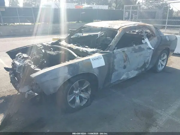 2C3CDZAG7HH594891 2017 DODGE CHALLENGER - Image 2
